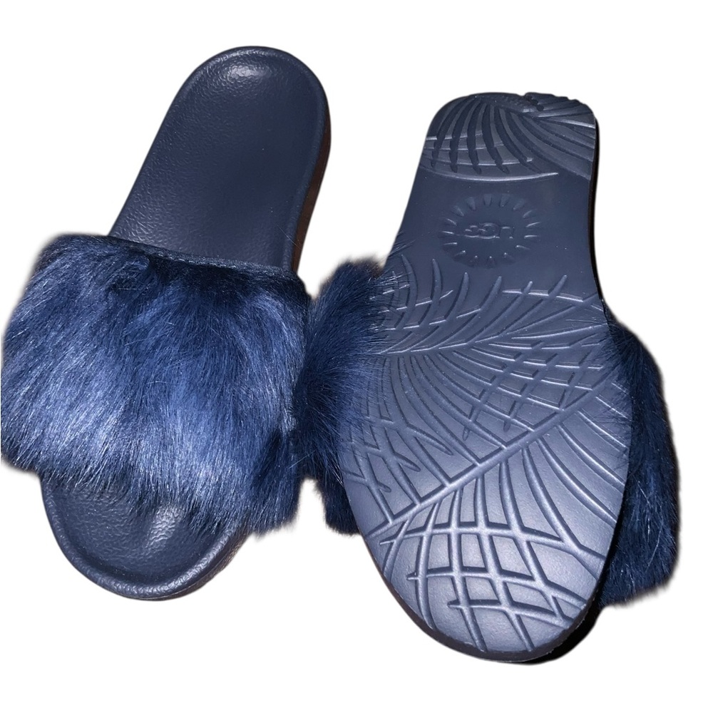UGG Women’s Royale Tipped Blue Slide Size 5 M - Picture 2 of 5